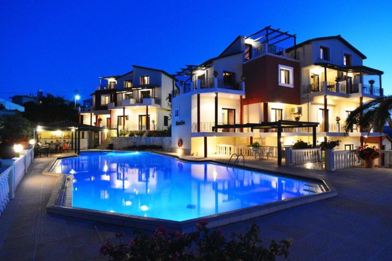 Antilia Apartments ตาวโรไนติส ภายนอก รูปภาพ