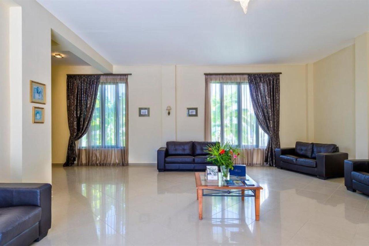 Antilia Apartments ตาวโรไนติส ภายนอก รูปภาพ