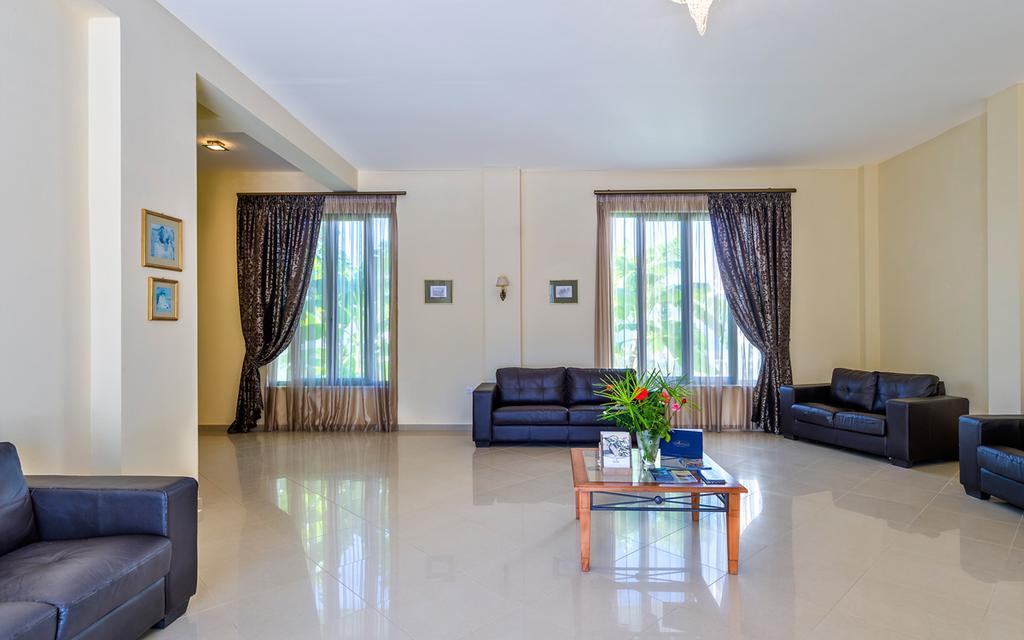 Antilia Apartments ตาวโรไนติส ภายนอก รูปภาพ
